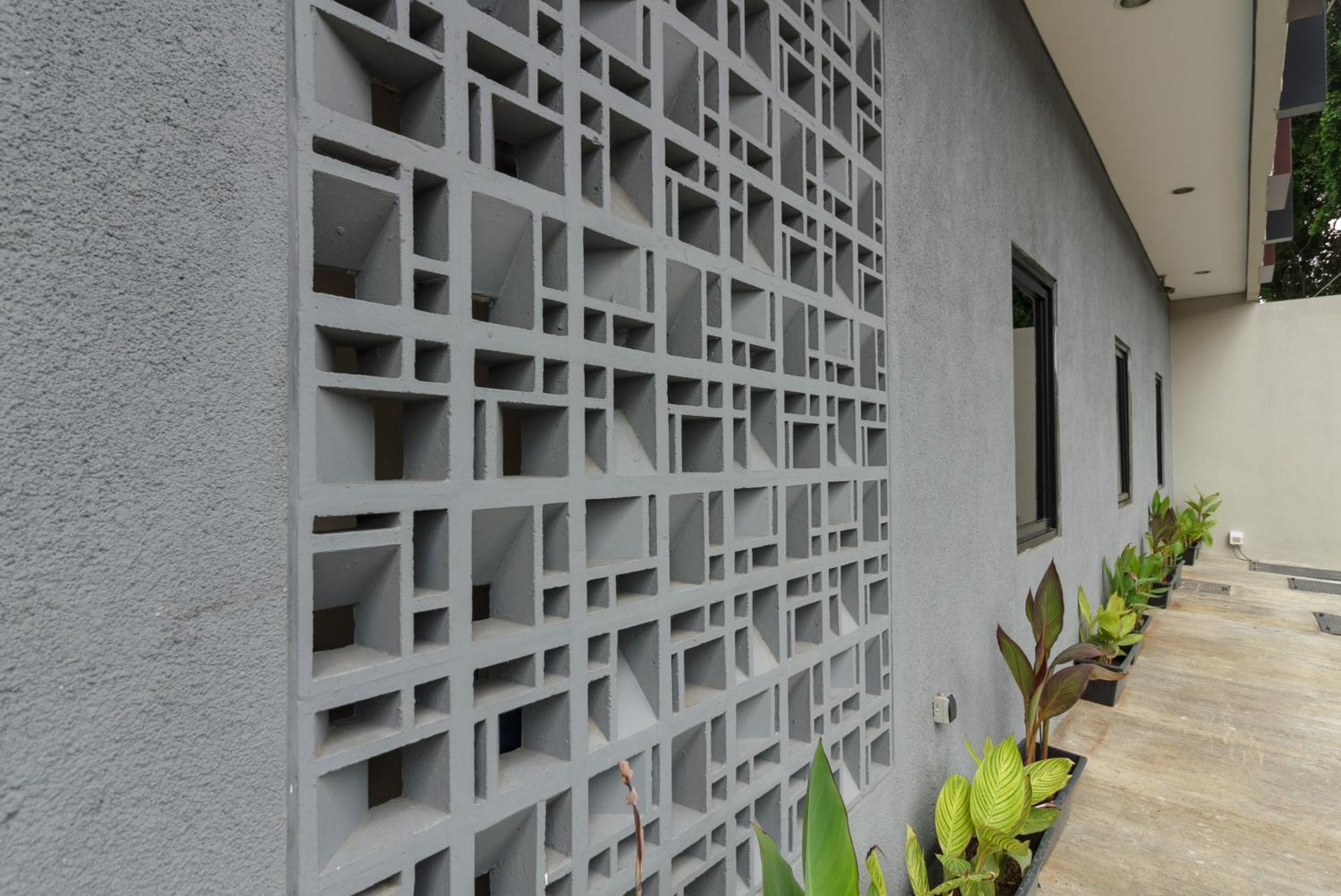 Reddoorz Near Puri Indah Mall Jakarta Exteriér fotografie